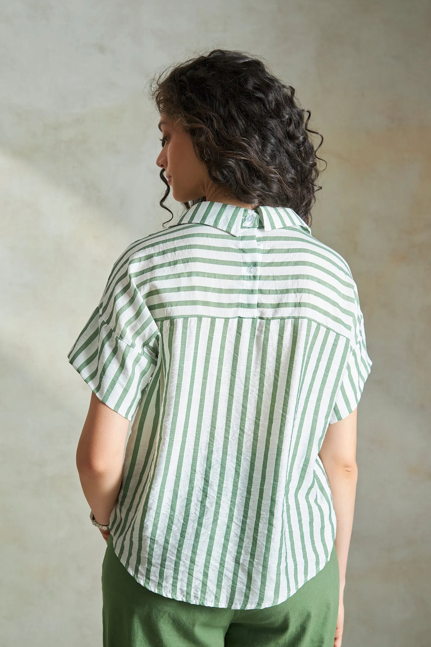 Harlow|Back Button Striped Shirt