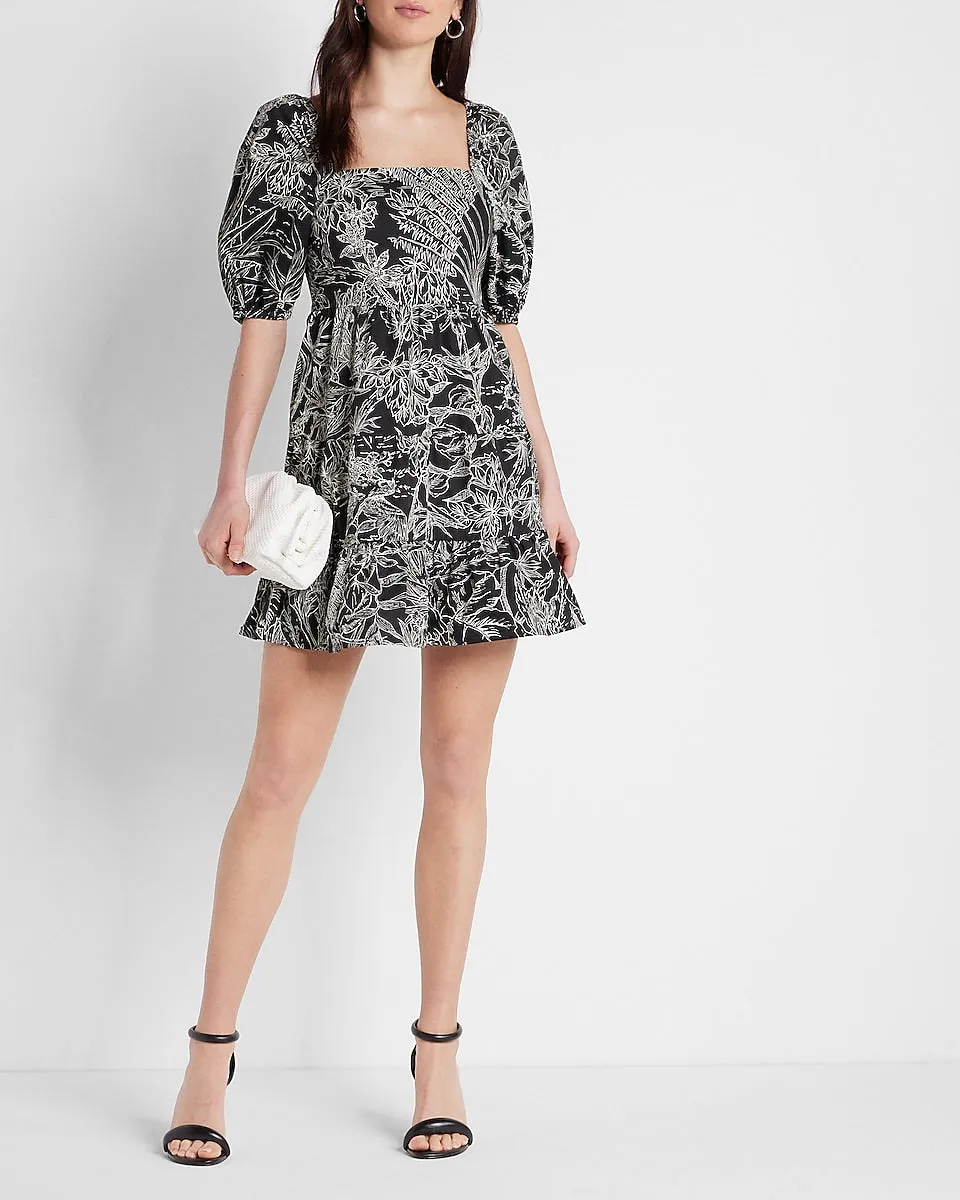 Printed Square Neck Puff Sleeve Tiered Trapeze Dress in Black And White