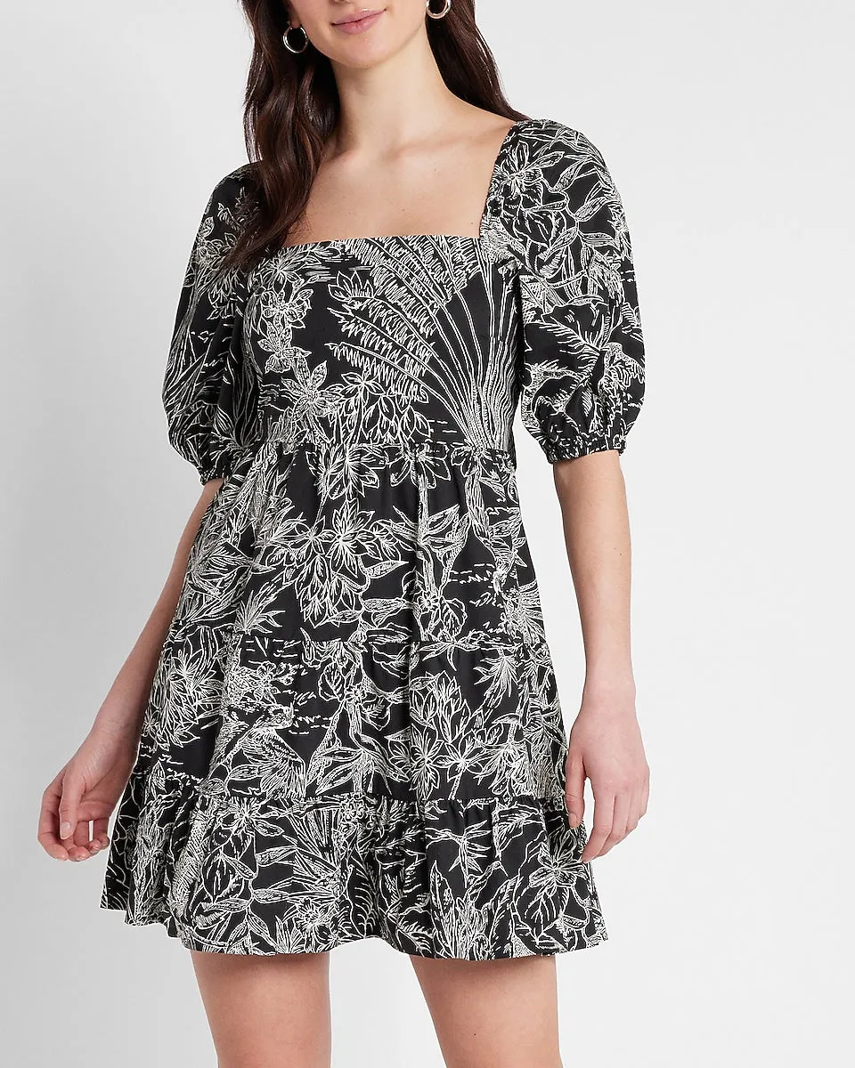 Printed Square Neck Puff Sleeve Tiered Trapeze Dress in Black And White